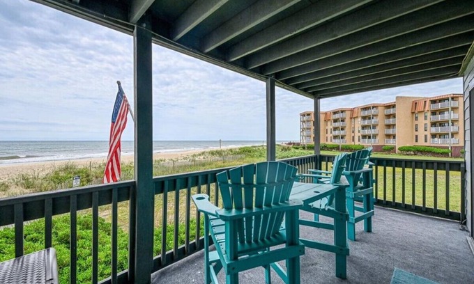 Sneads Ferry Condo | Oceanfront Newly Renovated 1st Floor Condo Sleeps 8 North Topsail Beach