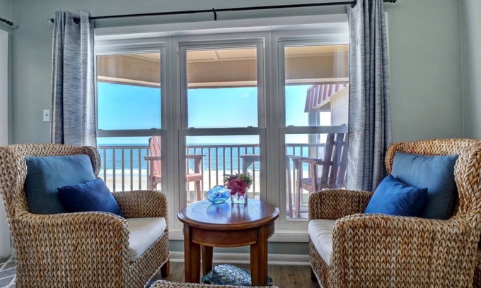 McCutcheon Field House | Oceanfront & Sound Views * Pool *