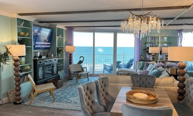 McCutcheon Field Condo | Oceanfront Luxury, Bikes,Paddle-boards, Kayak,Surfboard are Included