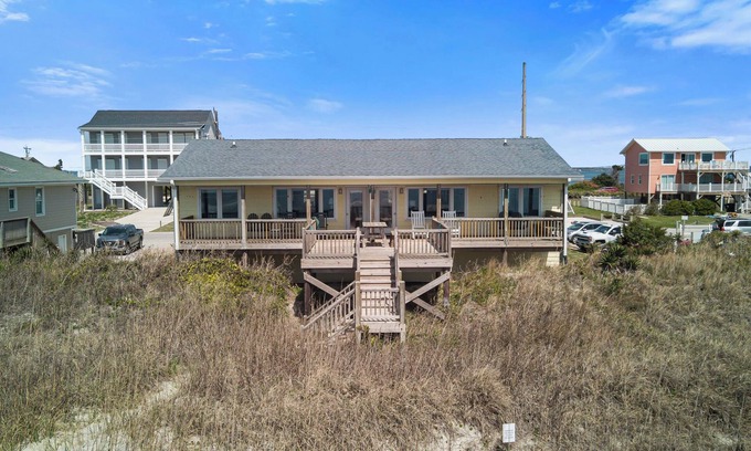 Emerald Isle House | Oceanfront West side of 1/2 Duplex with 2 Bedroom & 2 Bathrooms