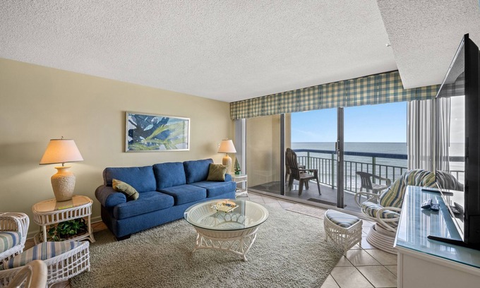 Cherry Grove Beach Condo | Oceans 814 - Ocean Front 1 Bedroom Condo in Cherry Grove