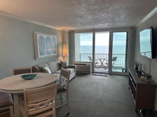 Almont House | Oceans Edge Escape