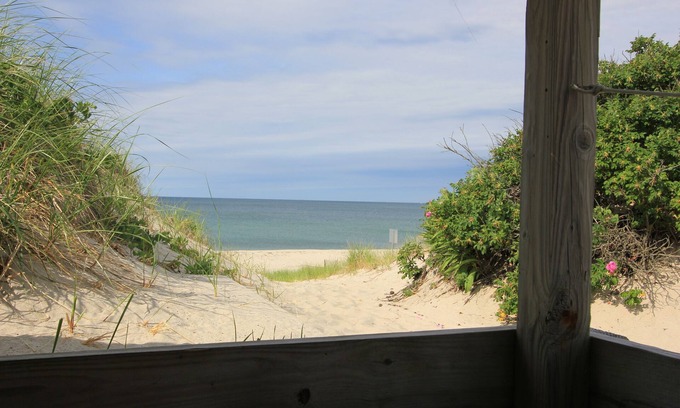 East Sandwich Cottage | Oceanside 3 - Waterfront escape at East Sandwich Beach