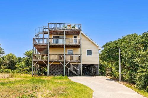 Whalehead Beach House | Oceanside, close to beach & shopping! WC904, What's Up Beaches