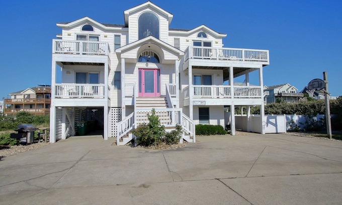 Ocean Hill House | Oceanside In Corolla w/Private Pool, Hot Tub & Rec Room w/Pool Table