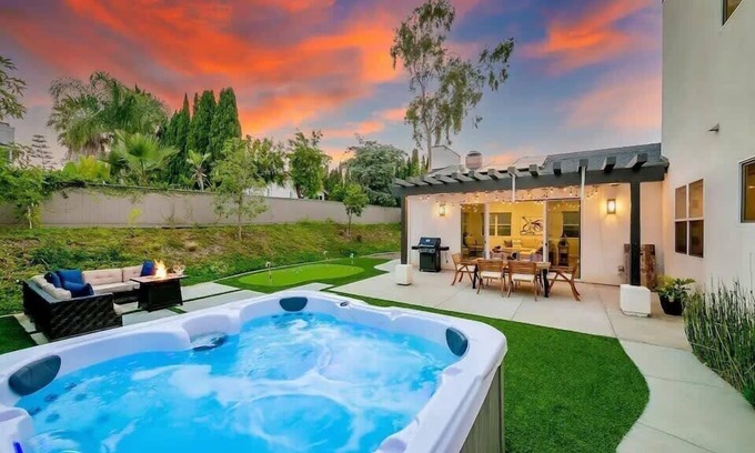 Fire Mountain House | Oceanside Oasis: Fire Mountain Retreat