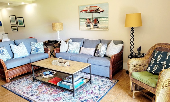 Crescent Beach Condo | Oceanview 2 Bedroom Flat Summerhouse Unit 431