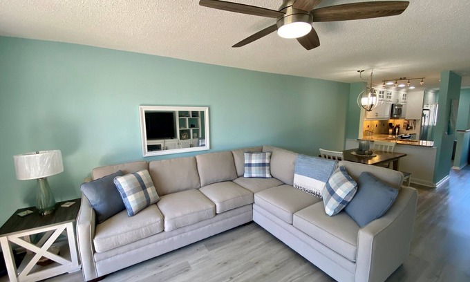 Crescent Beach Condo | Oceanview 2 Bedroom Town House