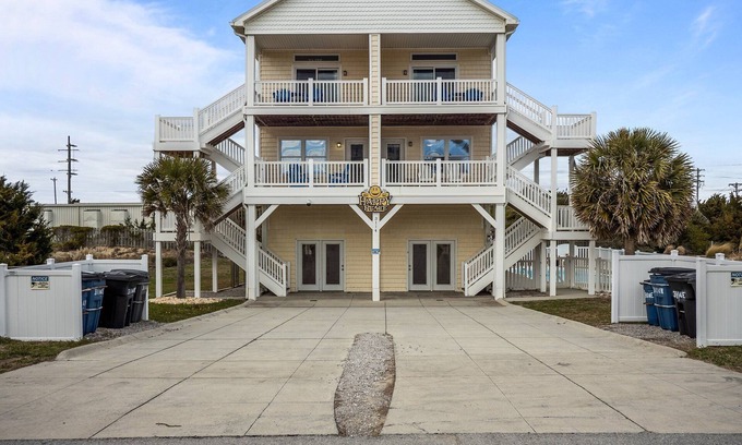 Emerald Isle House | Oceanview duplex with pool and hot tub