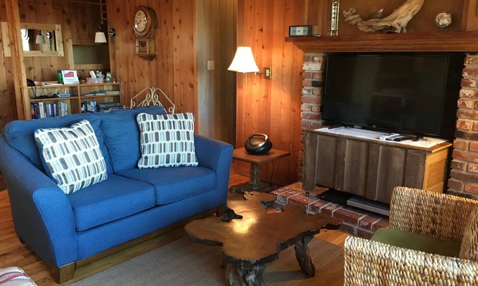 Yachats House | Oceanview- Family and Pet Friendly - Tidepools across street