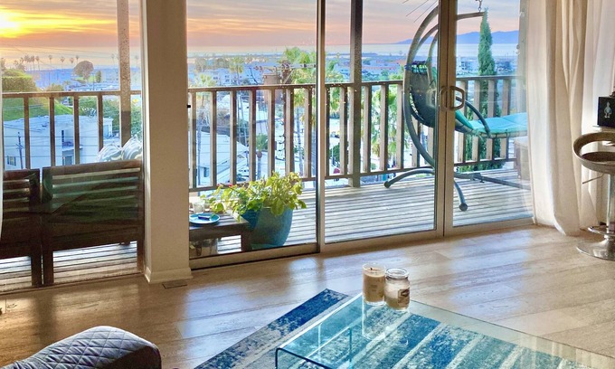Playa Del Rey Apartment | Oceanview Sonata