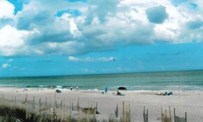 Pine Knoll Shores House | Oceanview Unit in Desirable, Family-Friendly Community.