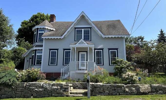 Mid-Coast and Islands House | Oceanview Victorian Retreat in Pott’s Point