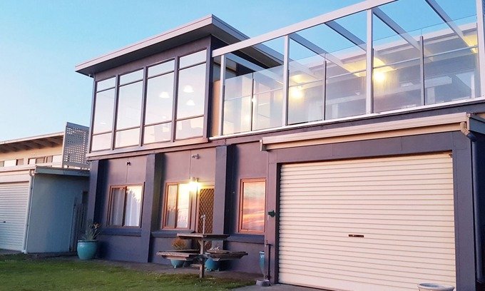 Goolwa Beach House | Oceanviews, Fire pit, Pets welcome, 500m walk to Goolwa Surf Beach!