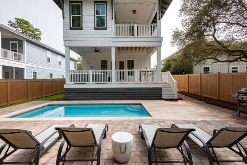 San Juan House | Ocho Cinco