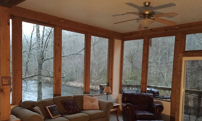 Bryson City Cabin | October-peak leaf colors NantahalaRiver!! Fishing/Views/Hiking/Paddling/Campfire