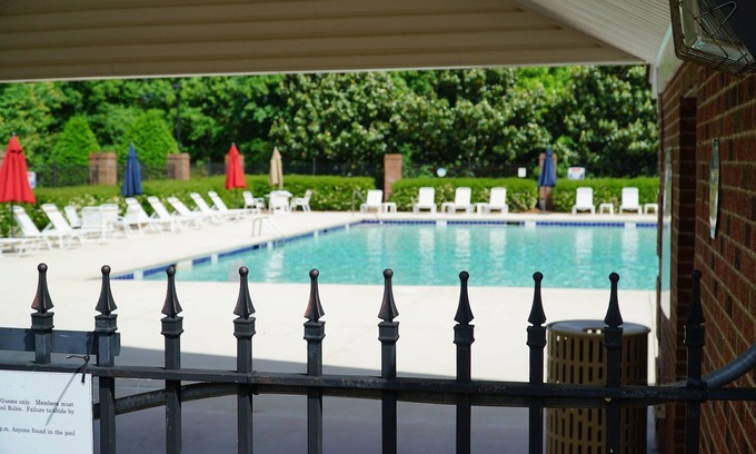 North Raleigh House | ❤️ of North Raleigh, Peaceful, Seasonal Pool, Keyless Entry - Pet Friendly!