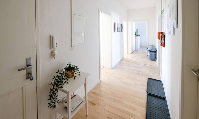 Offenbach am Main Apartment | OF02 - Apartment with balcony in Offenbach am Main, 86sqm, 3 rooms, max. 6 persons