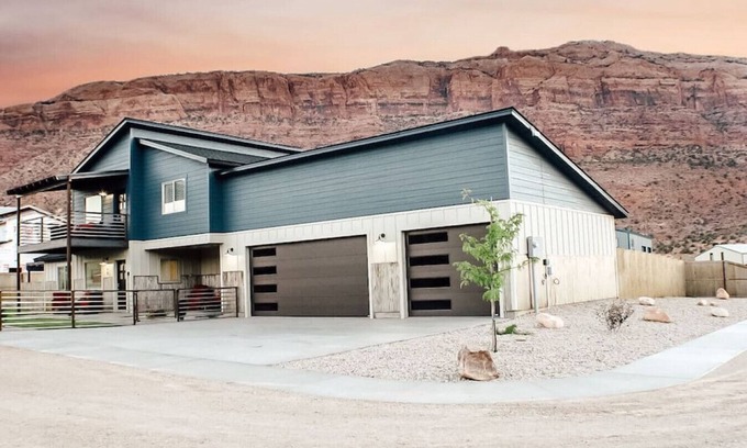 Moab South Valley House | "Off Road Retreat" Moab