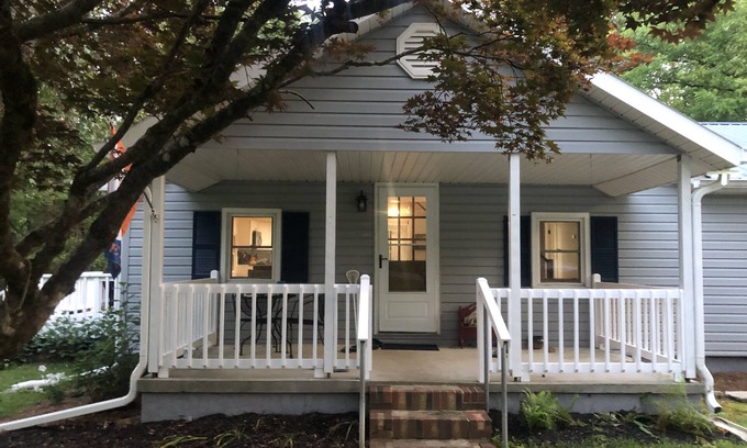 Salem Cottage | Off the Beaten Path: Cottage for families and fisherman.