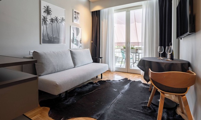 Padova Apartment | OFFICINE CAVOUR THE OAK TWO-ROOM APARTMENT
