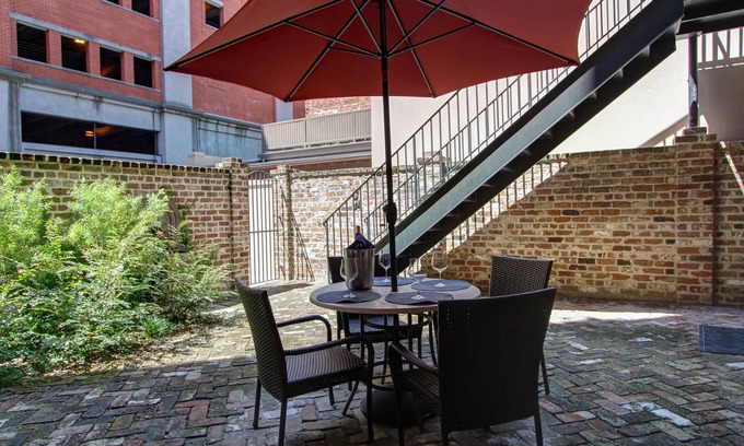 Historic District - North Apartment | Oglethorpe Lodge