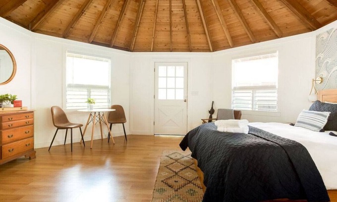 Volcano Cottage | Ohia Cottage - Volcano Village Retreat