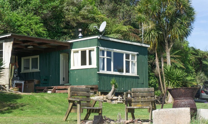 Waiotahi House | OHIWAHEAVEN True traditional Kiwi Bach Secluded!!