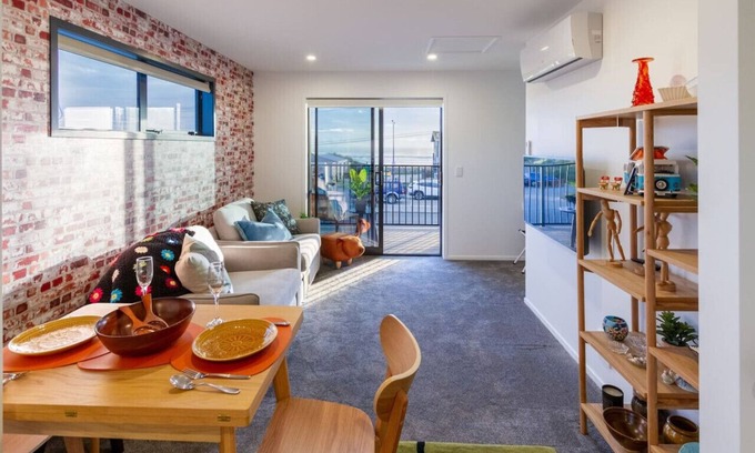 Christchurch House | Okioki - Seaside Escape