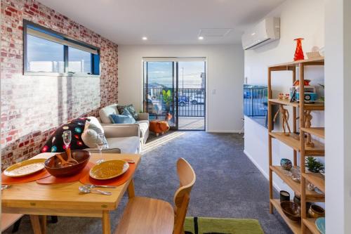 Christchurch Apartment | Okioki - Seaside Escape