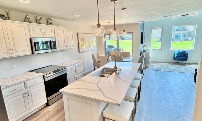 Spirit Lake House | Okoboji Bliss: Luxury Lake Retreat, 3-BR, 2.5 baths, Pools, Family Fun!