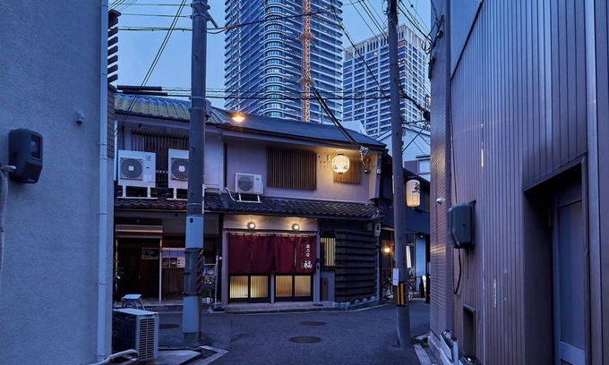 Fukushima House | Okunoyado Fuku 2F [Accommodates up to 7 people] 4-way access for comfortable travel! One stop from Osaka Station and a 5-minute walk from JR Fukushima Station! 3 stations and 15 minutes to USJ!