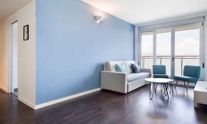 Sant Adria de Besos Apartment | Olala harbor forum 4. 1