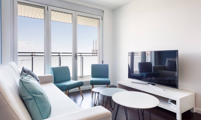 Sant Adria de Besos Apartment | Olala harbor forum 5. 1