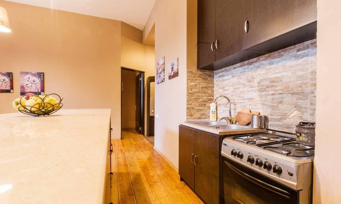 Sololaki House | Old apartment in Tbilisi