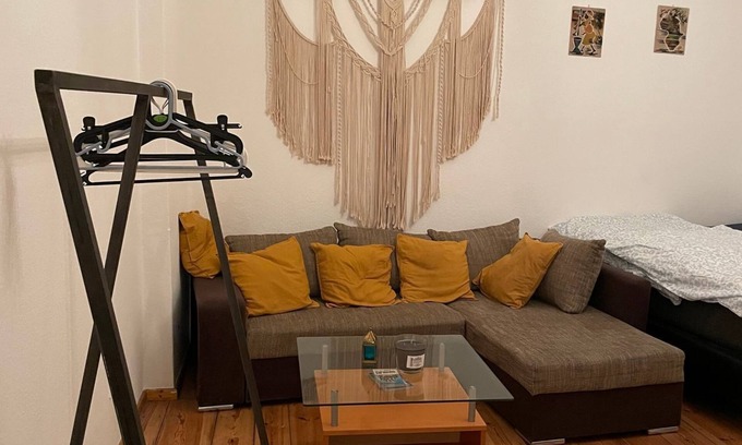 Tempelhof Apartment | Old building charm in Tempelhof