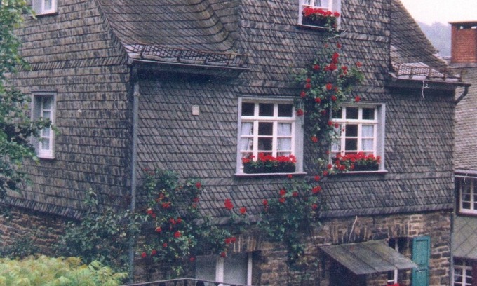 Monschau Apartment | Old Direktorenhaus the silk factory