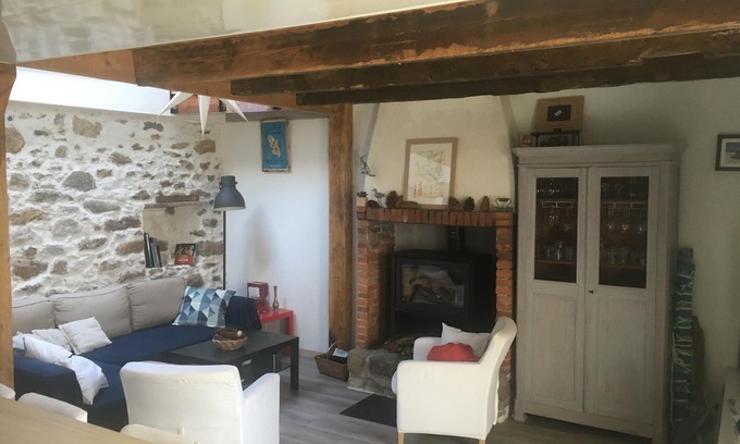 Saint-Marc-sur-Mer House | Old farm comfortable near town and beaches