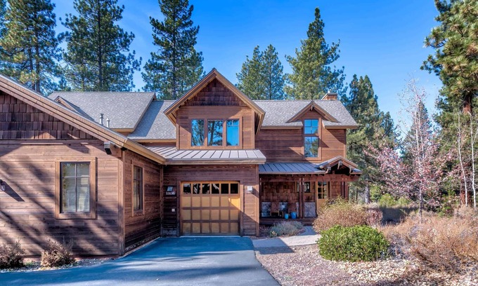 Truckee House | Old Greenwood Townhome 2B - Free Ski Shuttle