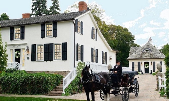 Old Town Historic District Bed & Breakfast | Old Ivy Walk