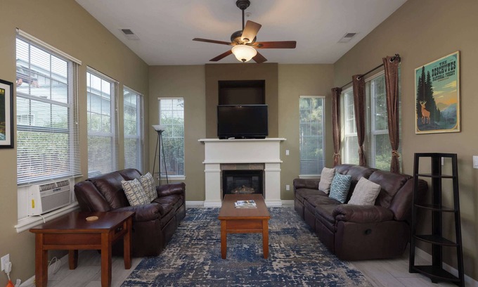 Southern Crossing House | Old Mill Retreat! Fam Friendly - Welcomes 6!