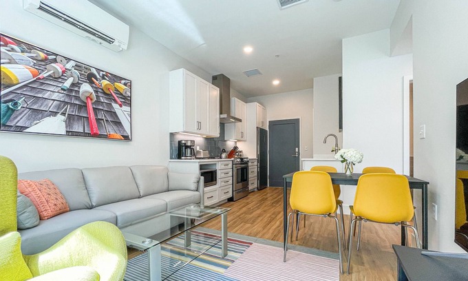 East Bayside Apartment | Old Port furnished short term monthly rental.