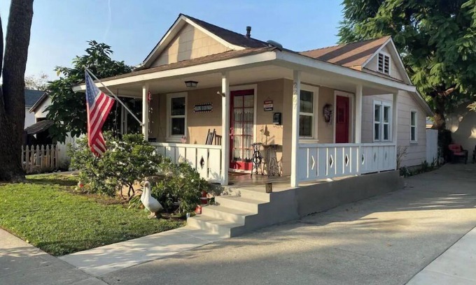 Bonita House | Old Town Americana in the heart of La Verne