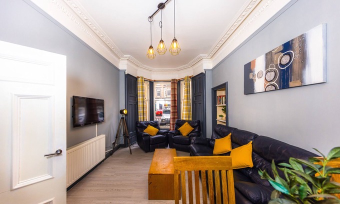 Leith Apartment | Old Town Apartment near Calton Hill