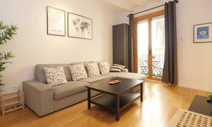 El Born Apartment | Old Town Center 4-Bedroom 2-Bathroom