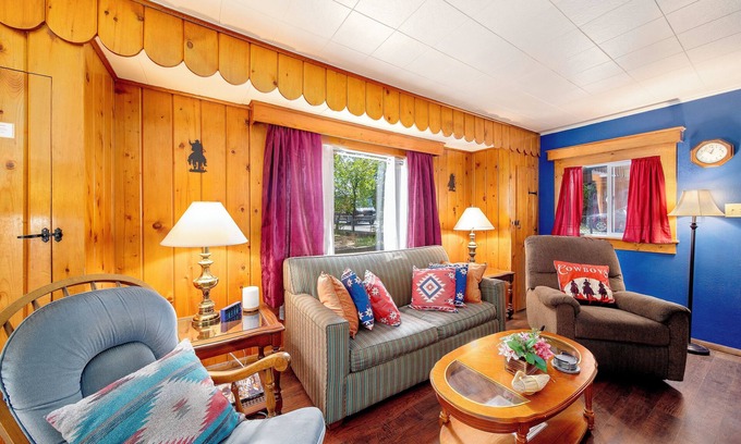 Cottonwood House | Old Town Cottonwood Cowboy Cottage - 5 min walk to Main Street + Dog-Friendly
