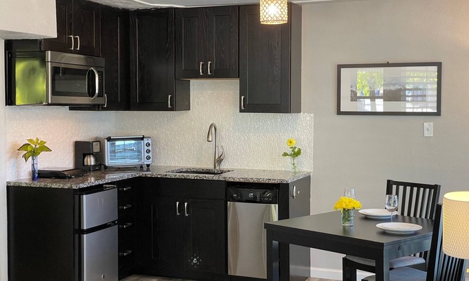 Louisville House | Old Town Louisville! Dogs welcome with approval!