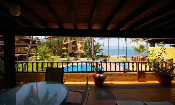 South Hotel Zone Hotel | Old Vallarta Studio with Tennis Court and Garden
