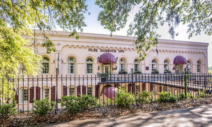 Historic District - North Hotel | Olde Harbour Inn, Historic Inns of Savannah Collection