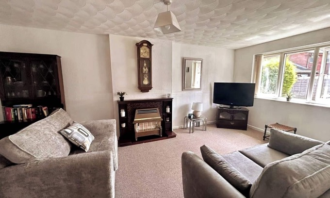 Oldham House | Oldham Bungalow Retreat: 2BD Peaceful Comfort